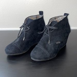 BONGO Black Women's Maddie Wedge Lace Up Ankle Booties Size 8